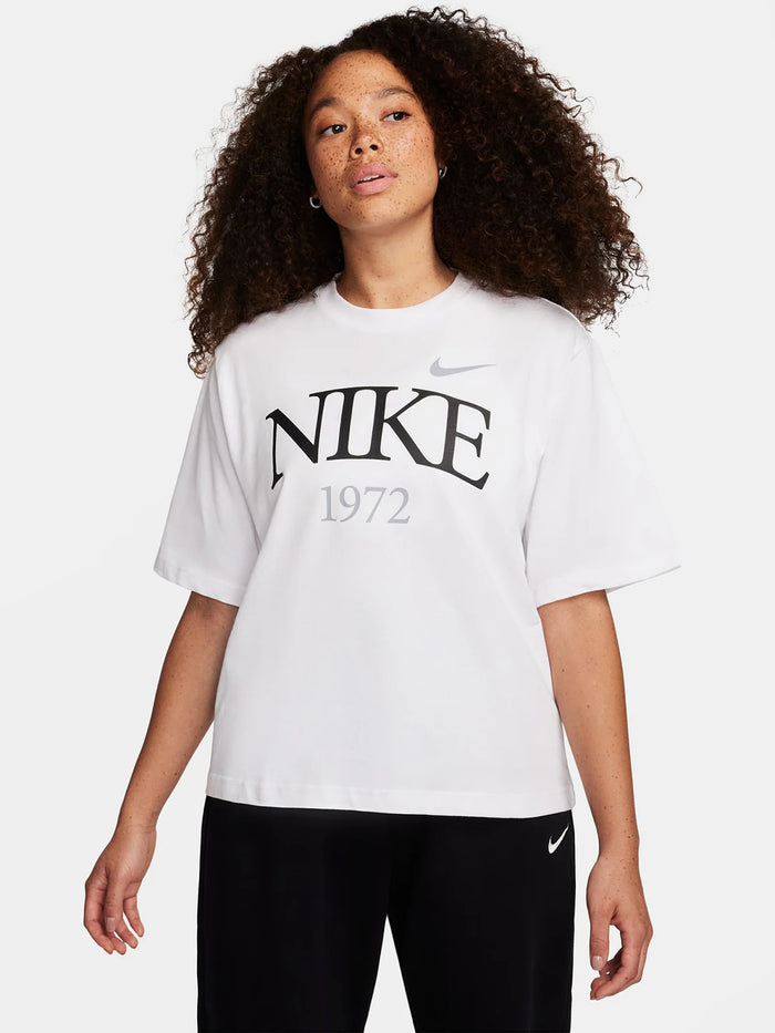 NIKE Sportswear Classic T-Shirt