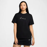 NIKE Black Sportswear Essential T-Shirt